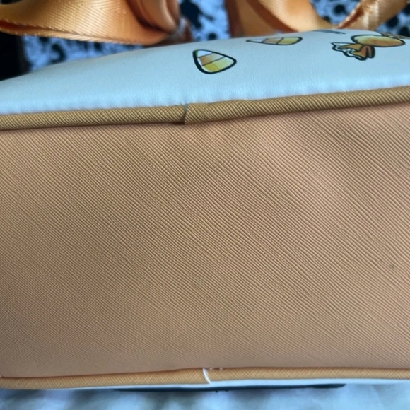 2023 Loungefly Disney Lilo & Stitch Candy Corn Sundae Stitch Mini Backpack NWT - Picture 6 of 8